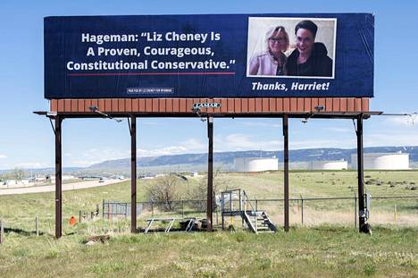 Liz Cheneyn vaalimainos Wyomingin Casperissa toukokuussa.