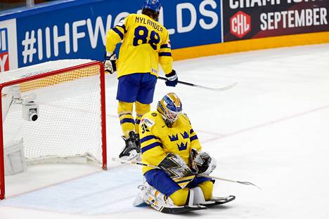 Ruotsin maalivahti Linus Ullmark joutui pettymään, kun Kanada voitti jatkoajalla 4–3 ja nousi kolmen maalin takaa voittoon.