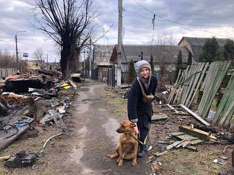 Rita Burkovska adoptoi Bels-koiran Butšan kaupungissa viime huhtikuussa.