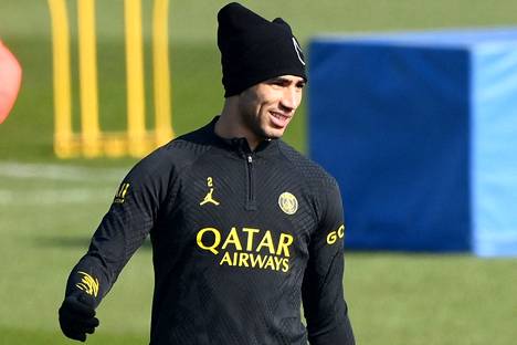 Paris Saint-Germainin ja Marokon maajoukkueen puolustaja Achraf Hakimi palasi perjantaina PSG:n harjoituksiin hymy kasvoillaan. Samana päivänä selvisi, että Hakimi saa syytteen raiskauksesta.