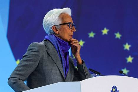 Euroopan keskuspankin pääjohtaja Christine Lagarde lehdistötilaisuudessa torstaina.