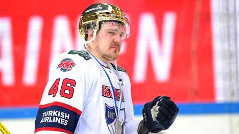 KHL-kiekkoilija Teemu Ramstedt yllättää – toteuttaa lapsuutensa unelman: ”En voi kuin suositella lajia kaikille”