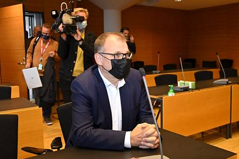 Keskustan kansanedustaja Juha Sipilä osallistui oikeudenkäyntiin tiistaina Helsingin käräjäoikeudessa asianomistajan asemassa.