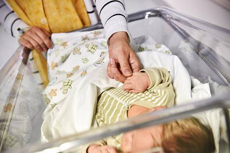 Suomalaiset naistet synnyttävät keskimäärin 1,4 lasta elämänsä aikana.