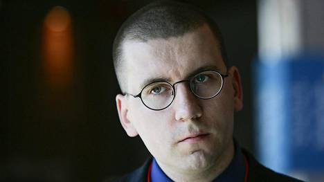 Perussuomalaiset nuoret ry:n entinen puheenjohtaja Sebastian Tynkkynen