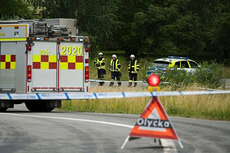 Junaliikenne oli viime keskiviikkona poikki tunteja Ruotsin eteläisellä pääradalla poliisin tutkiessa kolmen ihmisen hengen vaatinutta turmaa.