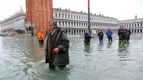 Ennätystulvat helpottivat vihdoin Venetsiassa: ”Tiedämme, minkä hinnan joudumme maksamaan asumisesta tässä kaupungissa”