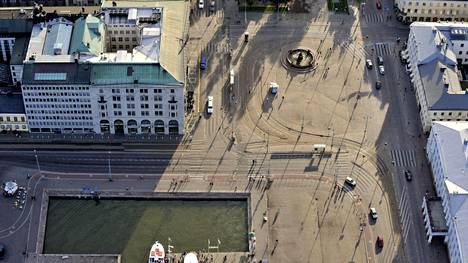 Osa Helsingin keskustasta eristetään maanantaina, joukko­liikenne pysähtyy paikoin täysin – ”Edus­kunta­talon portaat voi olla paras paikka seurata saattuetta”