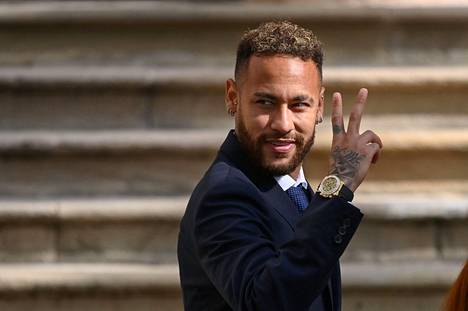 Neymar kävi tiistaina Barcelonassa vastaamassa korruptiosyytteisiin.