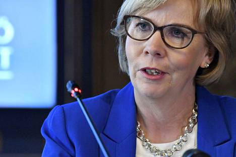 Ministeriö ryhtyy Anna-Maja Henrikssonin (r) mukaan tekemään oikeudenhoidon selontekoa.