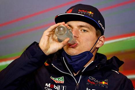 Max Verstappen osallistui perjantaina mediatilaisuuteen Italiassa Imolan radalla.