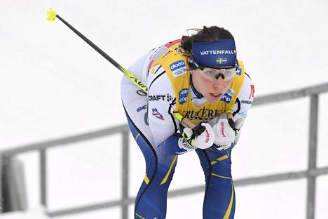 Charlotte Kalla valittiin keskiviikkona Ruotsin olympiajoukkueeseen, joten hän osallistuu Pekingissä uransa neljänsiin olympialaisiin. Kuva Lahden maailmancupista keväältä 2021.
