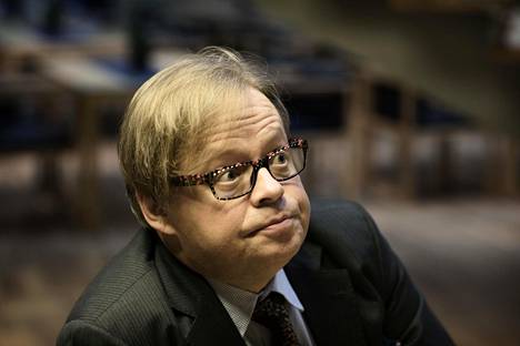 Juhana Vartiainen sanoo yrittävänsä opetella politiikassa asennetta, että pienistäkin askelista oikeaan suuntaan pitää olla tyytyväinen.