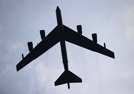 B-52-pommikone kuvattuna Yhdysvalloissa vuonna 2020. 