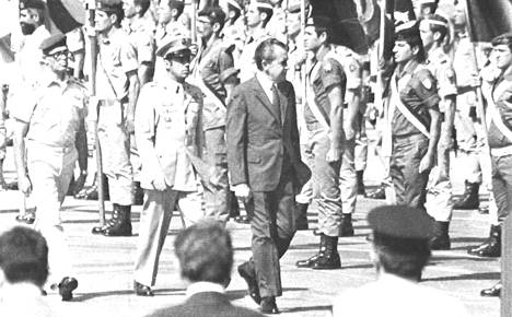 In the fourth destination of his Middle East tour, in Israel, President Richard Nixon inspected the Israel Air Force Honor Company standing on the stretch at Ben Gurion International Airport.