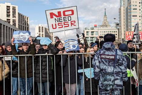 Vuosi sitten Moskovassa osoitettiin mieltä internet-valvonnan lisääntymistä vastaan.