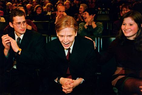 Pekka Kuusisto (keskellä) nousi Sibelius-kilpailun voittoon vuonna 1995 ja Lisa Batiashvil oli toinen. Vasemmalla jaetulle kolmannelle sijalle sijoittunut tanskalainen Nikolaj Znaider.
