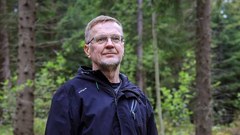 Itä-Suomen yliopiston metsätalouden suunnittelun professori Timo Pukkala kannattaa jatkuvaa kasvatusta ja harjoittaa sitä myös itse talousmetsissään.