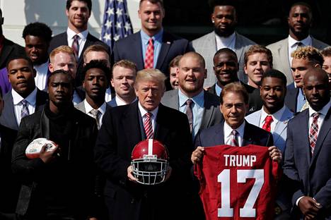 Yhdysvaltojen presidentti Donald Trump sai tiistaina vieraakseen Alabama Crimson Tide -joukkueen.