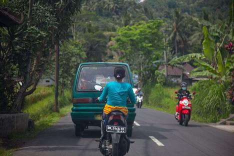 Moottoripyörät ovat suosittu tapa liikkua ympäri Balia niin turisteille kuin paikallisille.