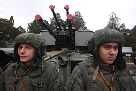 Venäläiset sotilaat järjestivät paraatin Sevastopolissa Krimillä viime marraskuussa. 