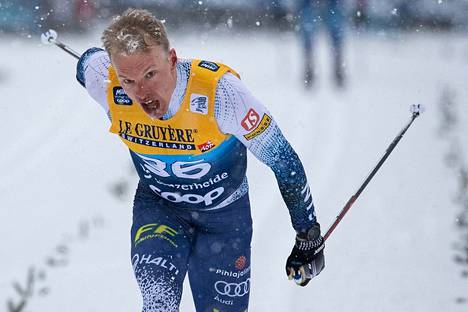 Iivo Niskanen voitti Tour de Ski  -kiertueen toisen etapin Sveitsin Lenzerheidessa.