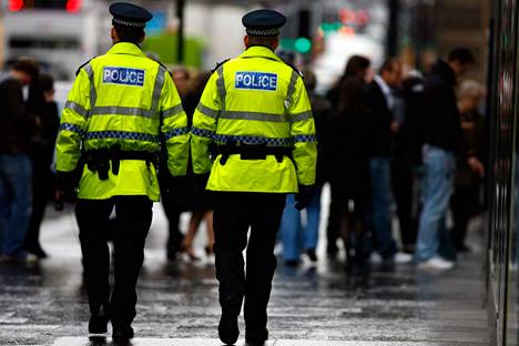 Kyseessä uskotaan olevan ensimmäinen kerta, kun transnainen on tuomittu naisten raiskaamisesta Skotlannissa. Kuvassa poliiseja Glasgow’ssa joulukuussa vuonna 2007.
