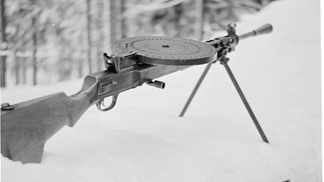 Itä-Suomen poliisi sai keräyksessä 254 asetta, 41 kiloa räjähteitä ja rasvassa olleen neuvostoliittolaisen ”Emma”-pikakiväärin