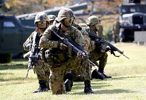 Japanin puolustusvoimien sotilaita harjoitteli Oyamassa Japanissa vuonna 2018.