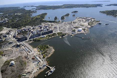 Lauttaliikenne Helsingin keskustan ja Laajasalon Kruunuvuorenrannan välillä käynnistyy maanantaina. Kruunuvuorenranta toukokuussa 2022.