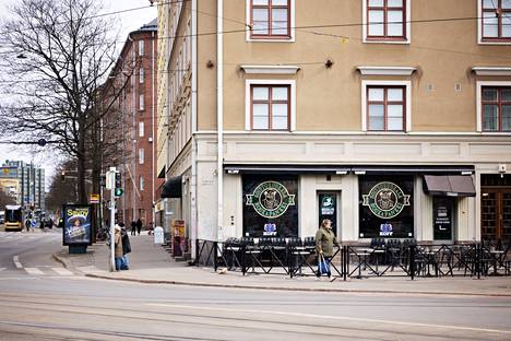 Roskapankki sijaitsee osoitteessa Helsinginkatu 20. Kesäisin sen terassi on hyvin suosittu.