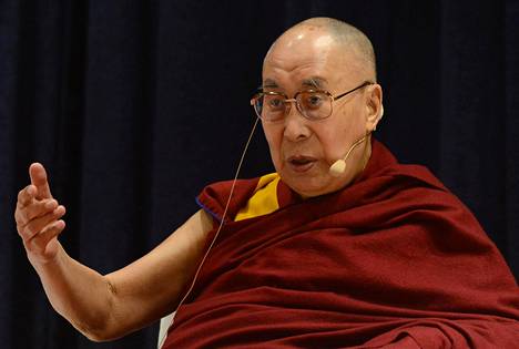 Dalai-laman eli Tenzin Gyatson kommentti naispuolisen dalai-laman ulkonäöstä nostatti kohun viime viikolla.