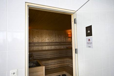 Outsiders who have the right to use the center's facilities through membership can also enjoy the sauna.