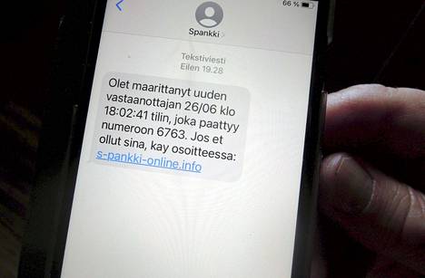 Huijausviesteissä rikolliset esiintyvät muun muassa pankkeina. Itä-Suomen poliisi on varoittanut sosiaalisessa mediassa ja tekstiviestitse kiertävistä S-pankin nimissä tehdyistä huijausviesteistä.