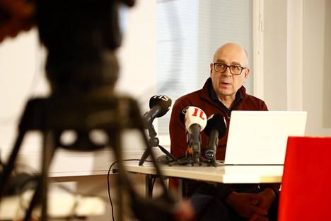 JSN:n puheenjohtaja Eero Hyvönen perusteli ratkaisuja tiedotustilaisuudessa perjantaina.