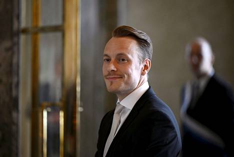 Markus Räikkönen eduskunnan vaalikauden päättäjäiskahveilla 29. maaliskuuta 2023.