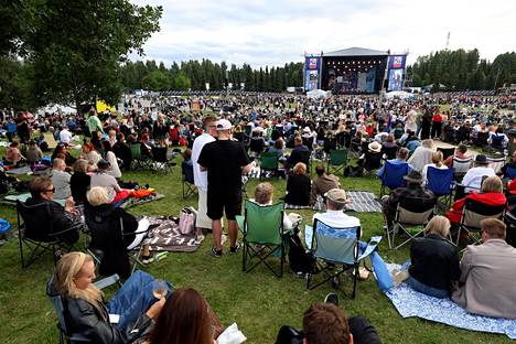 Kirjurinluoto's main stage audience on Friday.