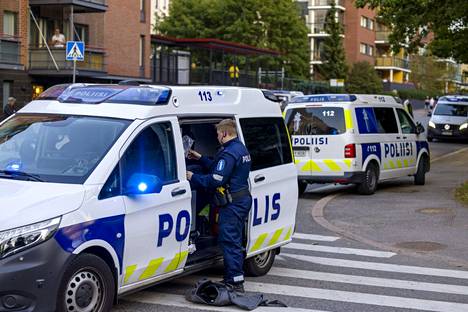 Ilmoitus aseistautuneesta henkilöstä käynnisti poliisioperaation 23. elokuuta Helsingin Lauttasaaressa.