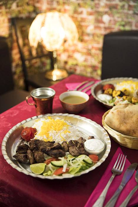 Ravintola Kabul tarjoaa afganistanilaista kotiruokaa sympaattisella  malmilaistunnelmalla höystettynä - HS Nyt 