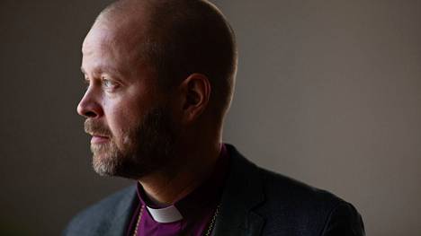 Helsingin piispa Teemu Laajasalo kertoo, että Esplanadin kaahailusta kuvatulla videolla toistellaan sanoja Matteuksen evankeliumista. 