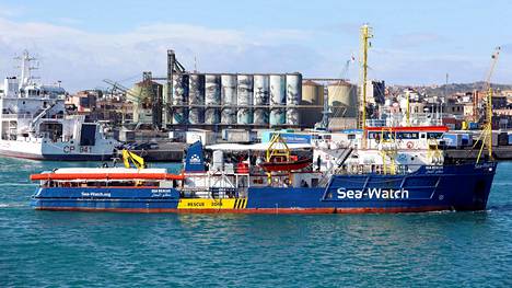 Guardian: Italia aikoo sakottaa järjestöjä, jotka pelastavat siirtolaisia merellä
