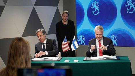 Yhdysvaltain ulkoministeri Antony Blinken ja Suomen ulkoministeri Pekka Haavisto allekirjoittivat perjantaina julkilausuman 6g-yhteistyöstä.