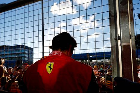 Carlos Sainz voitti uransa ensimmäisen kilpailun, mutta Ferrarilla jossitellaan silti.