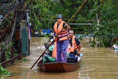 The flooded streets of the capital have been moved by boats. Photo from Tuesday.