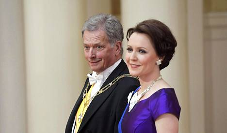 Presidentti Sauli Niinistö ja rouva Jenni Haukio itsenäisyyspäivän vastaanotolla Presidentinlinnassa 2016.