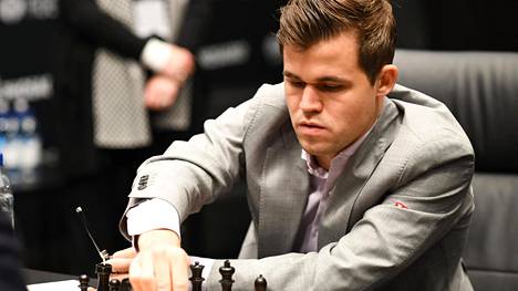 Šakki | Šakin supertähti Magnus Carlsen on kärsinyt alavireisyydestä ja koki nöyryytyksen myös nimikkoturnauksessaan