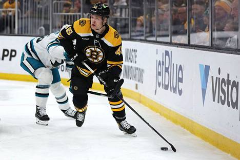 Bostonin suomalaispelaaja Joona Koppanen pelasi uransa kolmannen ottelun NHL:ssä sunnuntaina.