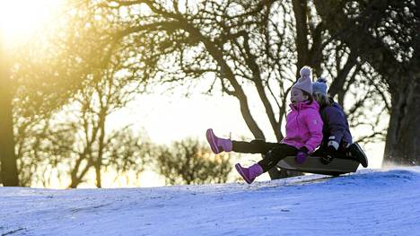 Sää | Pakkanen kiristyy Helsingissä: perjantaina aamulla kaikkein kylmintä, voi tuntua jopa –28 asteelta