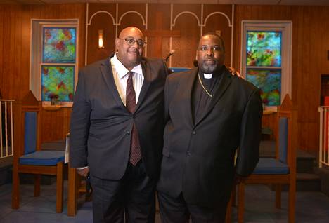 Philadelphiassa asuvat baptistipappi Todd Johnson ja helluntaiseurakuntien piispa Larry Rivers ovat presidentti Donald Trumpin innokkaita tukijoita.