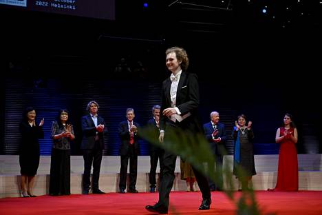 Piotr Pawlak voitti viidennen kansainvälisen Maj Lind -pianokilpailun. Voittaja julistettiin Helsingin Musiikkitalossa myöhään torstai-iltana.